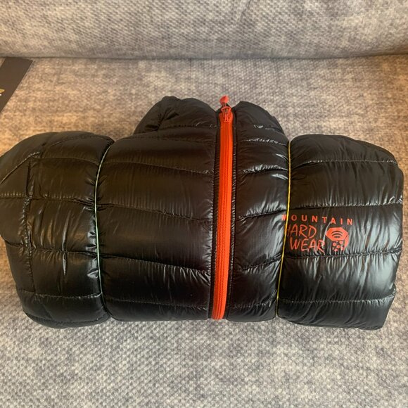 Outdoor, Lgtwgt Mountain Hard Wear jacket, 90% Goose Down; 10% Feather fill - Picture 12 of 16